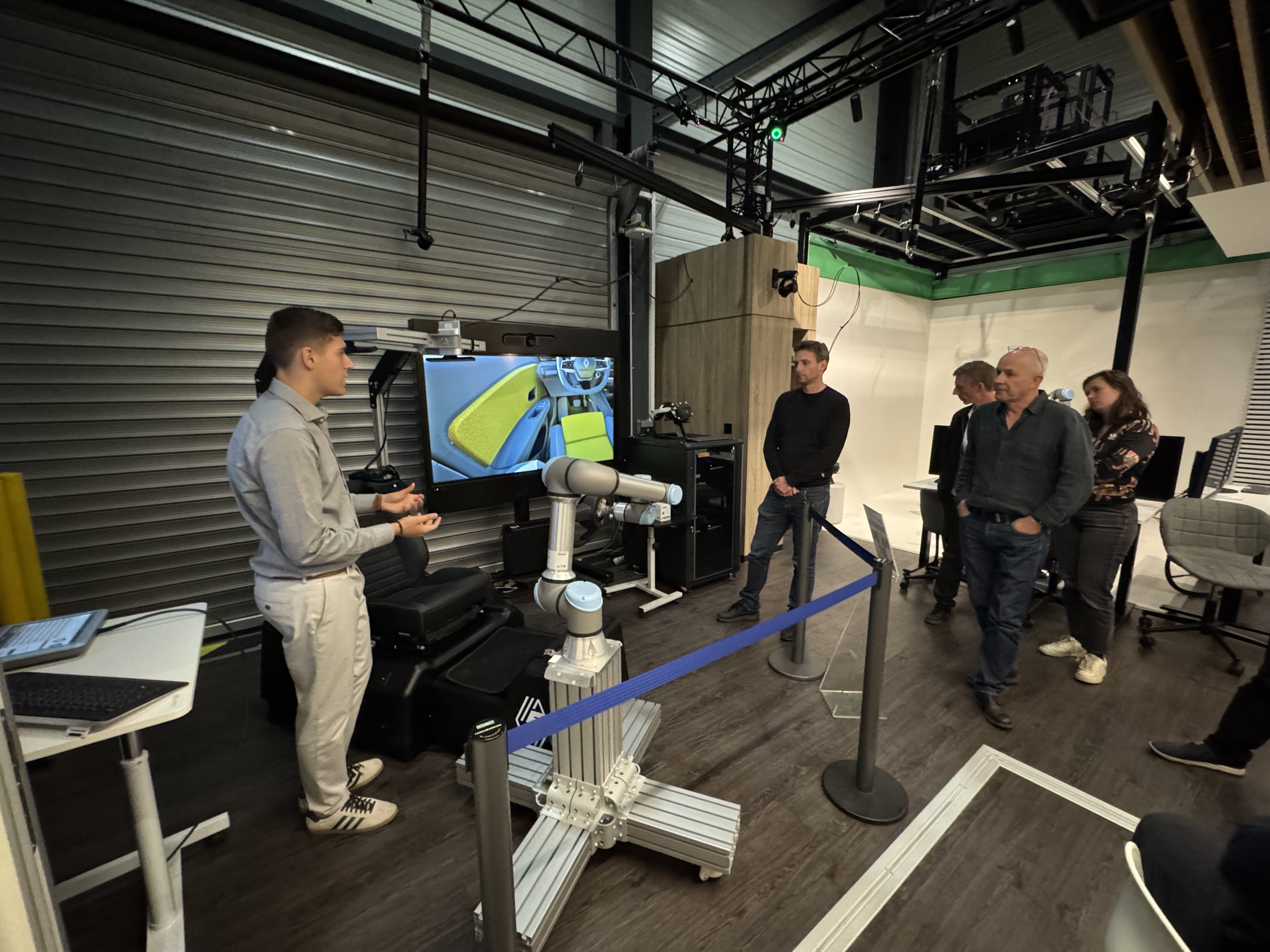 Virtual Reality Interface